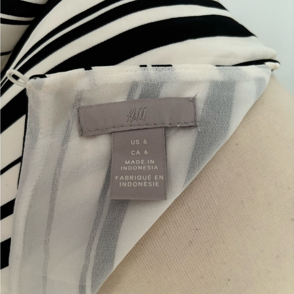H&M  bundle 2 dresses - Picture 15 of 16